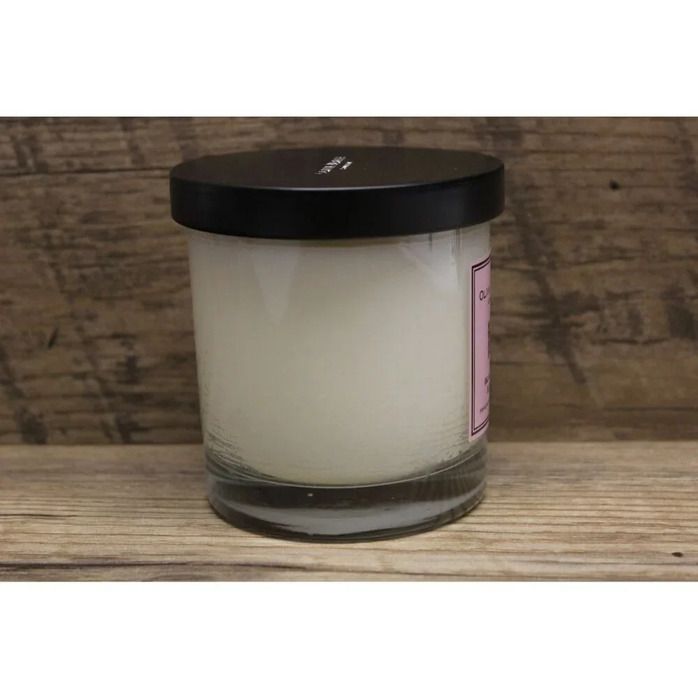 Olivia Blake‎ London black tea and plum fragranced single wick candle